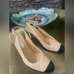 Chanel Quilted Beige CC slingback pumps 37